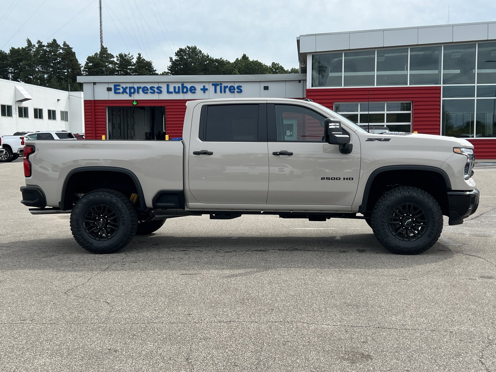 New 2026 Chevrolet Silverado 2500 ZR2 w/ LPO, Dark Essentials Package AWD/4WD image 48