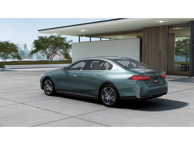 New 2026 BMW i5 eDrive40 w/ Premium Package image 2