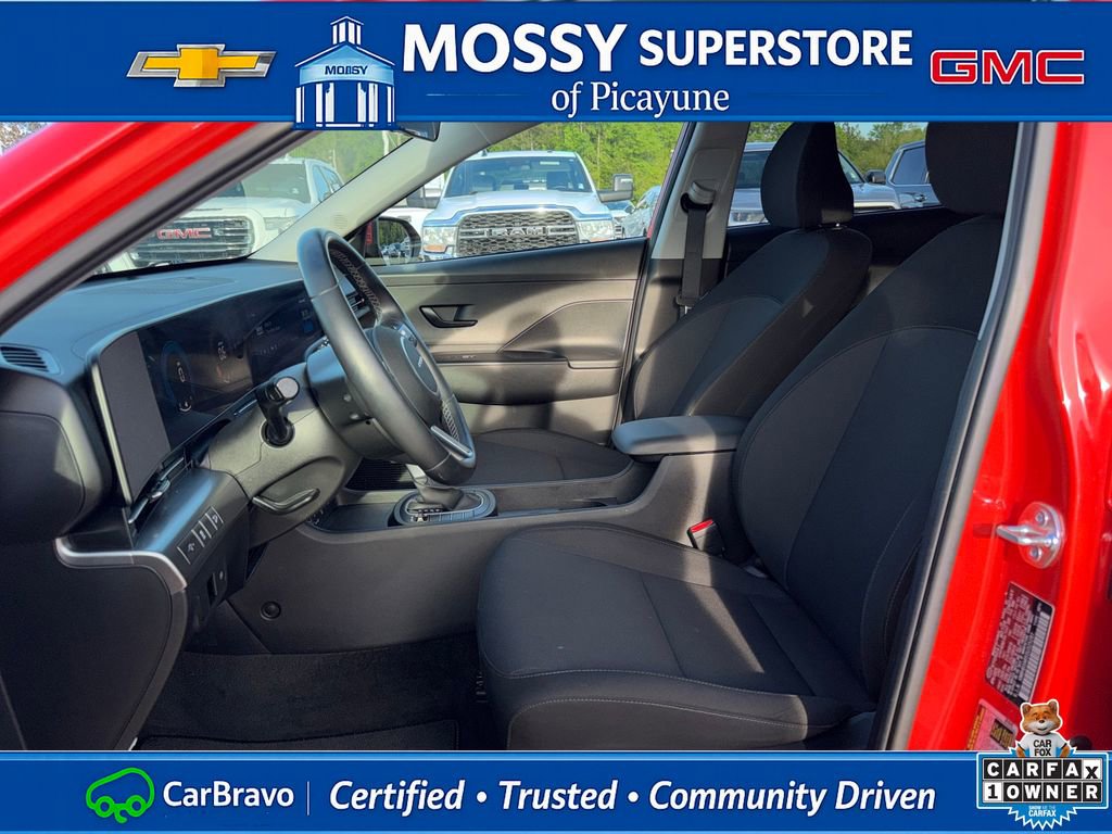 Used 2025 Hyundai Kona SEL FWD image 12