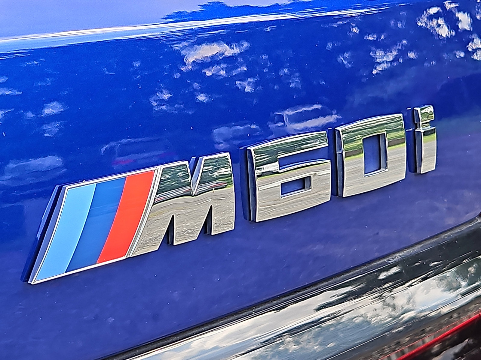 Used 2024 BMW X7 M60i w/ Executive Package image 32