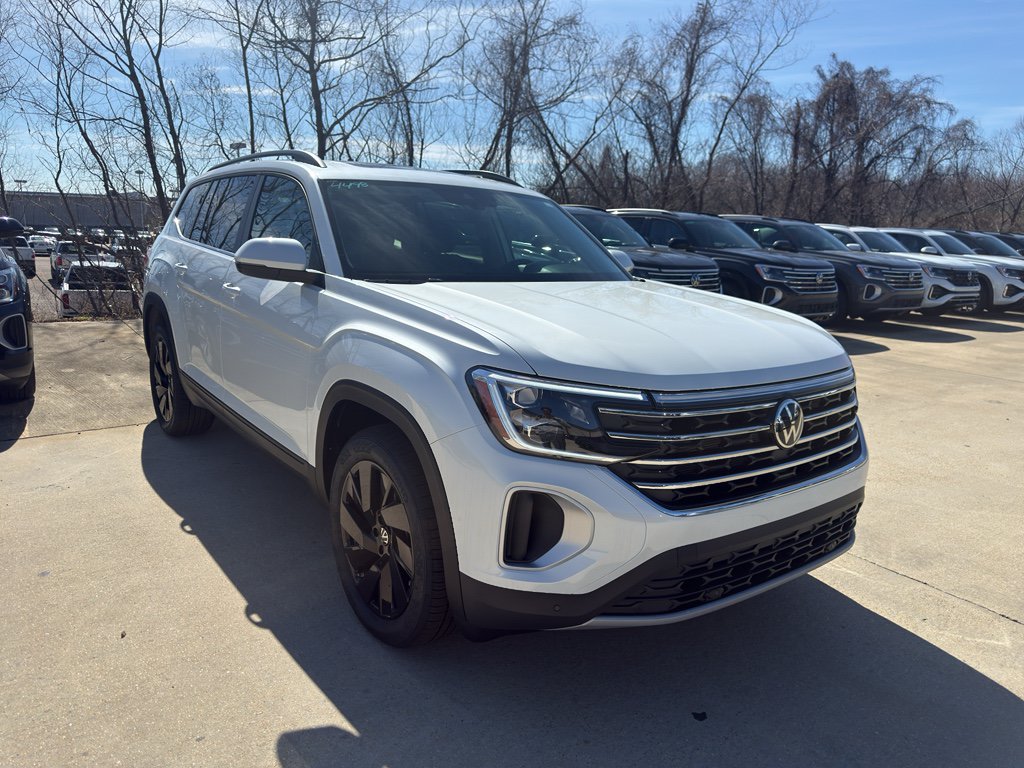 New 2026 Volkswagen Atlas SE FWD image 3