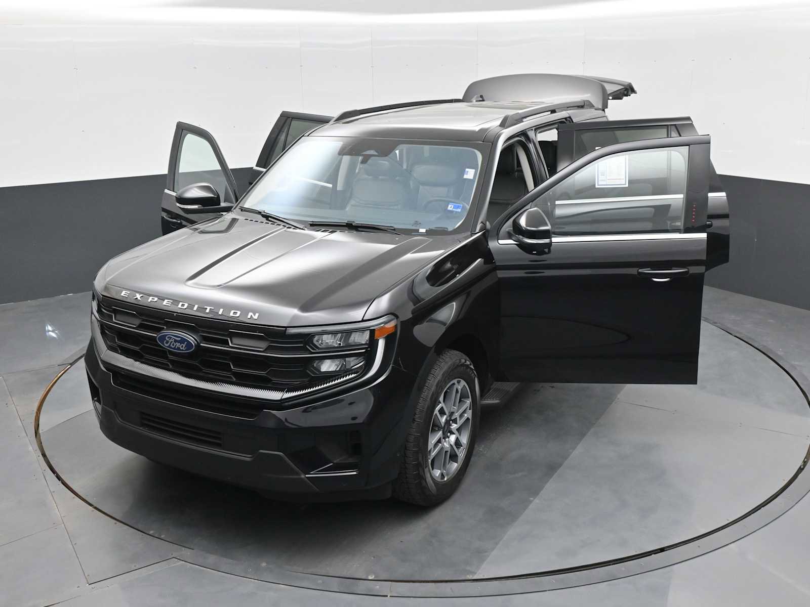 Used 2025 Ford Expedition Active AWD/4WD image 29