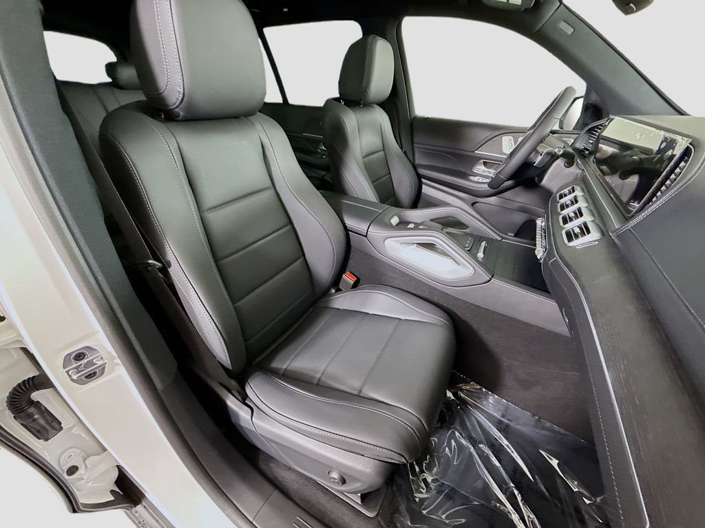 Certified 2026 Mercedes-Benz GLS 450 4MATIC image 31