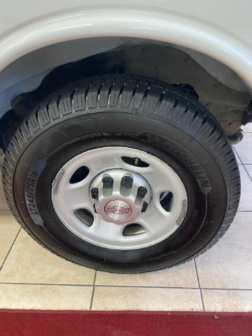 Used 2015 Chevrolet Express 3500 Extended image 25