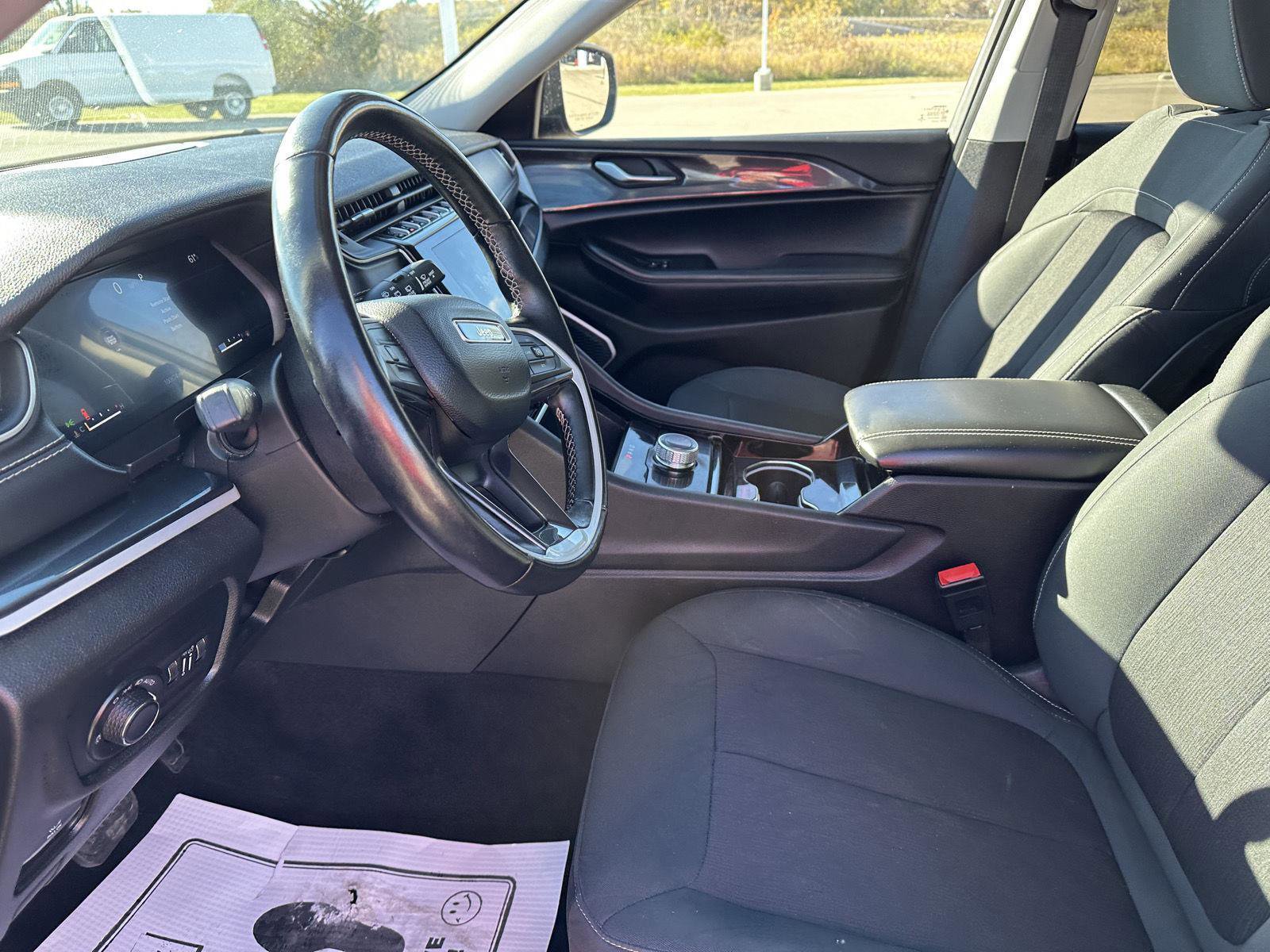 Used 2022 Jeep Grand Cherokee L Laredo w/ Luxury Tech Group I image 25