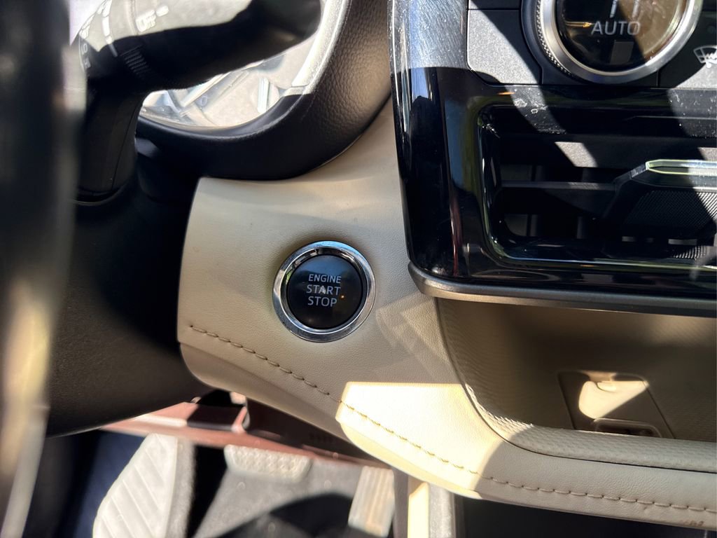 Used 2022 Toyota Highlander XLE image 35