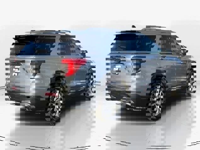 Used 2023 Ford Explorer Limited image 3