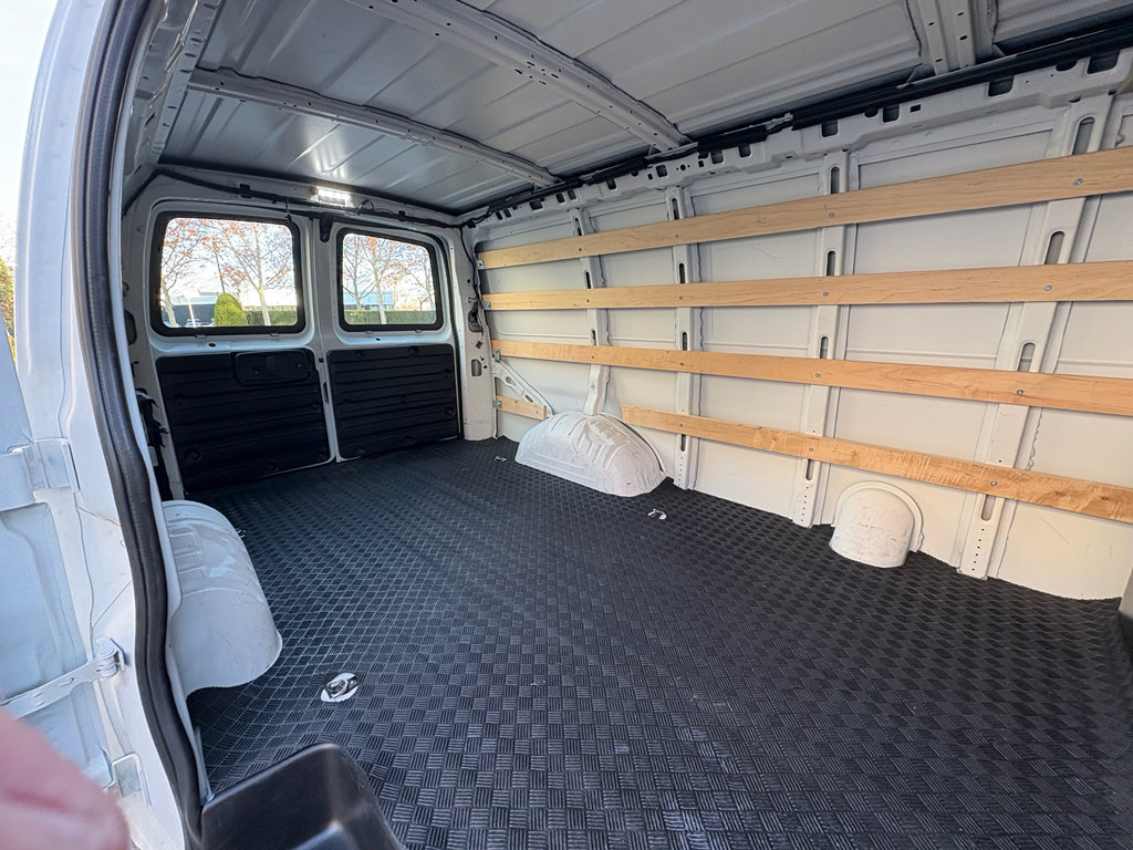 Used 2024 Chevrolet Express 2500 Work Van w/ Driver Convenience Package image 17