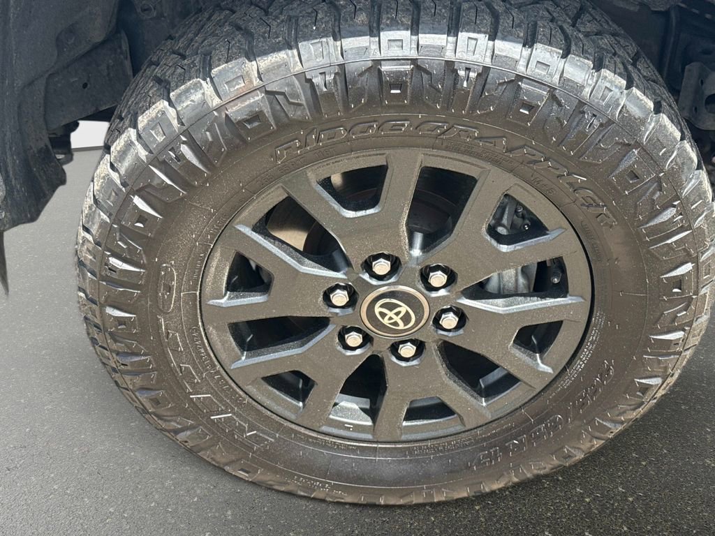 Used 2025 Toyota 4Runner SR5 RWD image 10