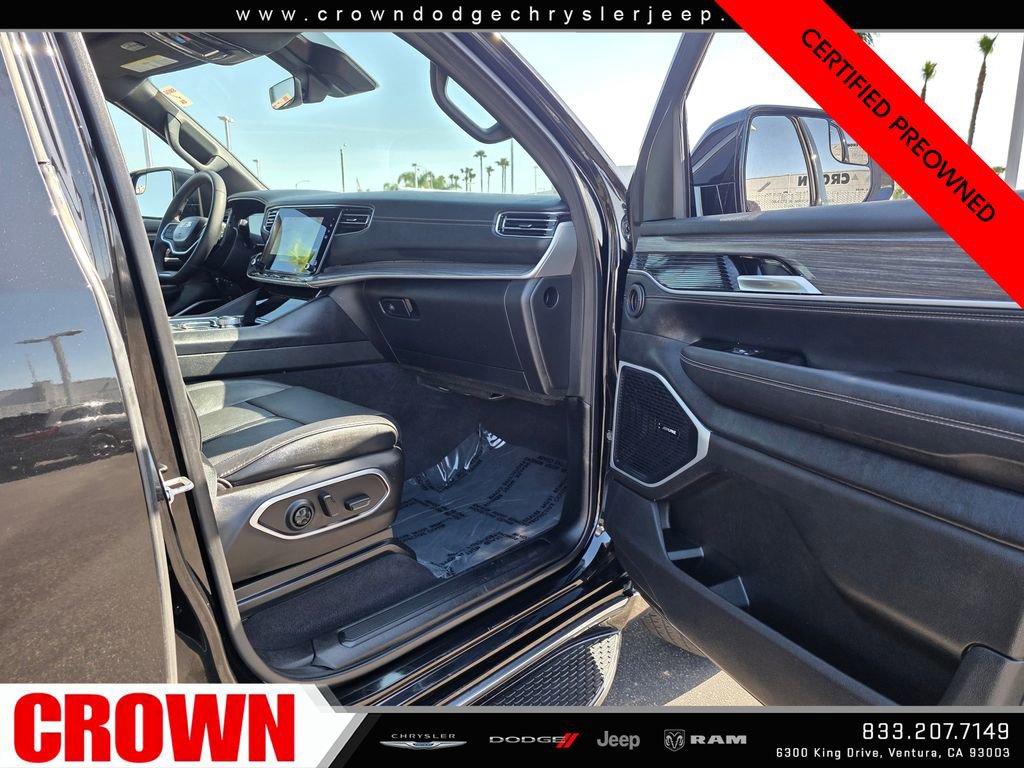 Certified 2024 Jeep Wagoneer Series II AWD/4WD image 13