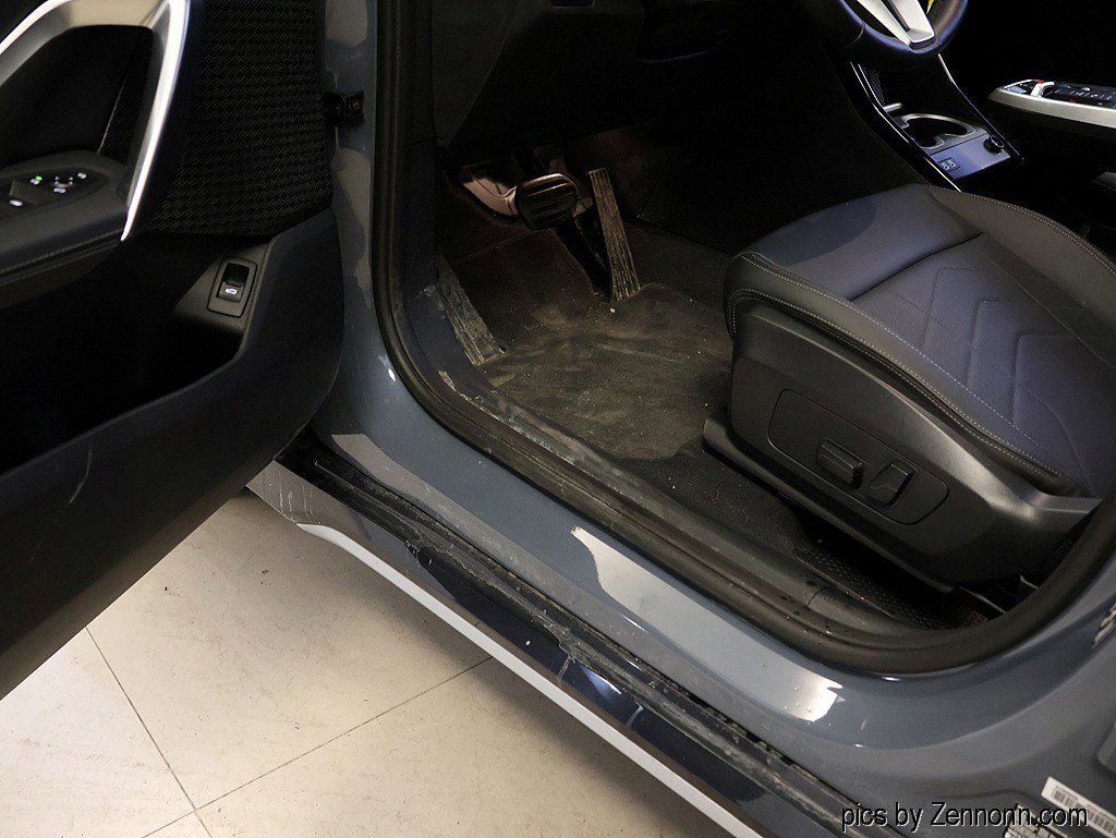 Used 2025 BMW X1 xDrive28i w/ Technology Package image 26