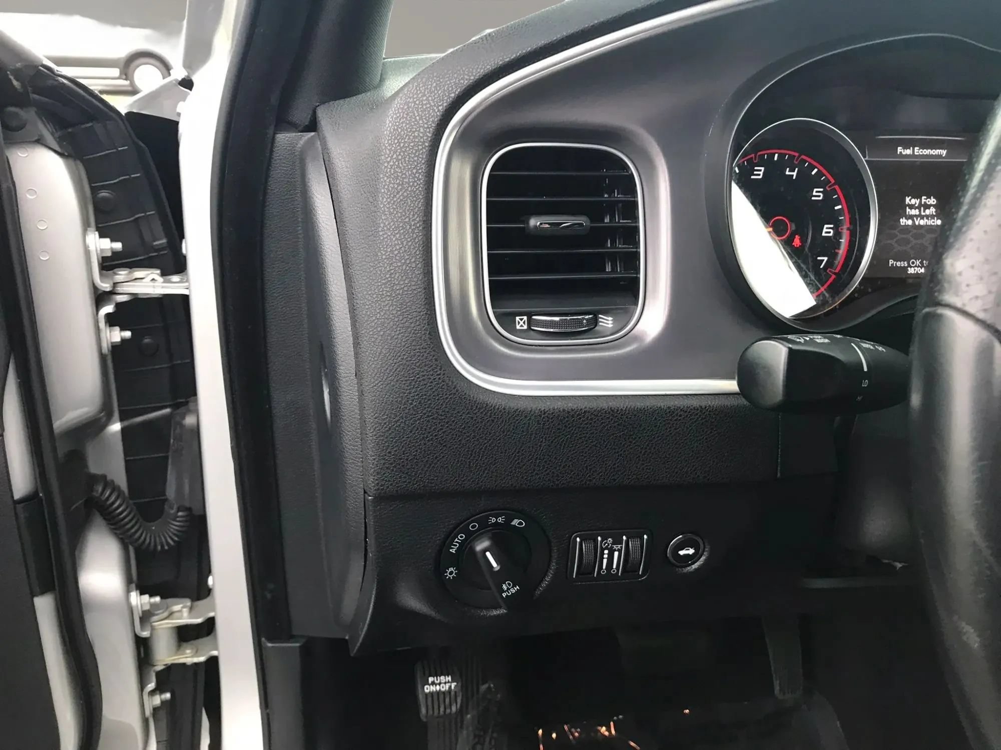 Used 2019 Dodge Charger SXT AWD/4WD image 14