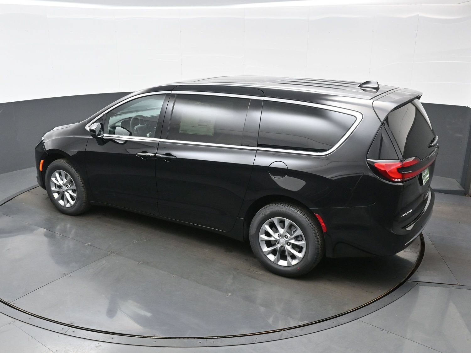 New 2027 Chrysler Pacifica Select AWD/4WD image 23