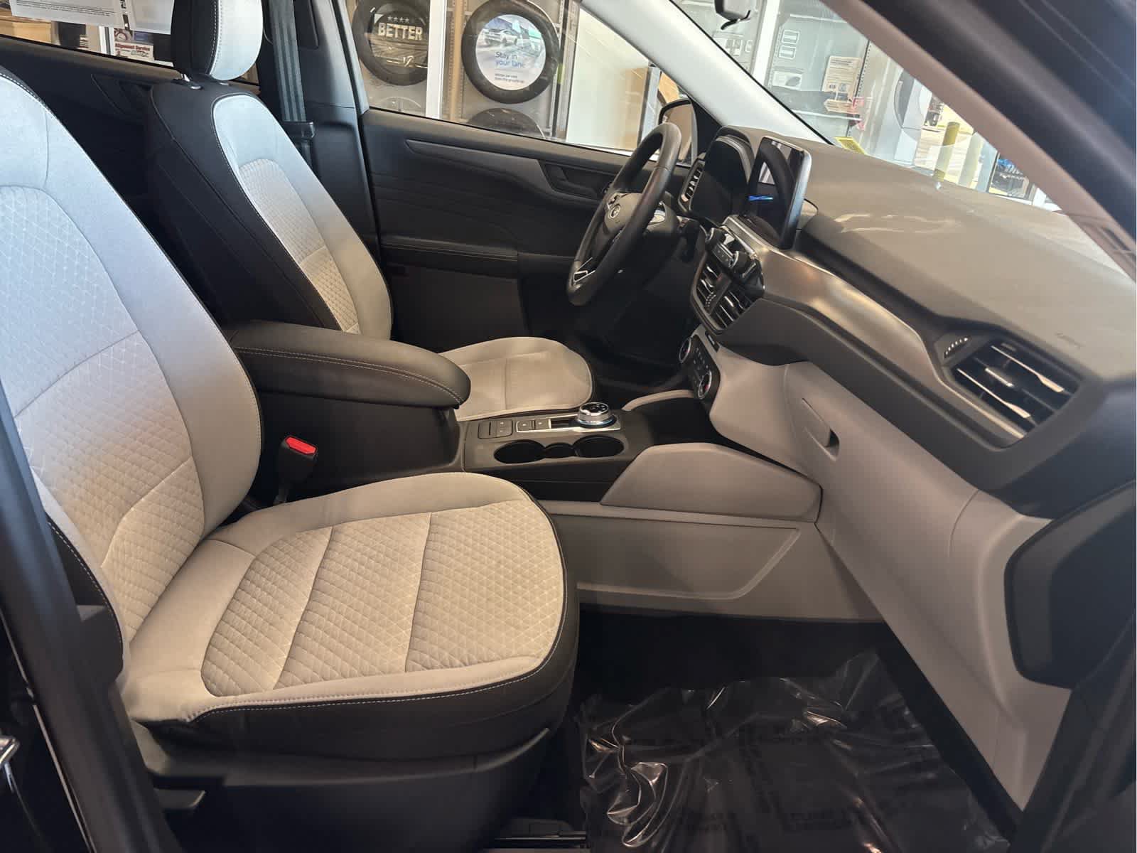 Certified 2023 Ford Escape Active AWD/4WD image 40