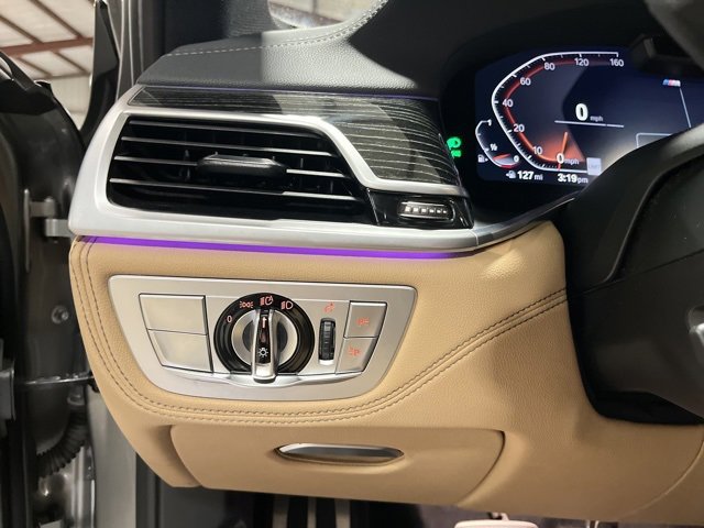 Used 2021 BMW 750i xDrive w/ M Sport Package image 29