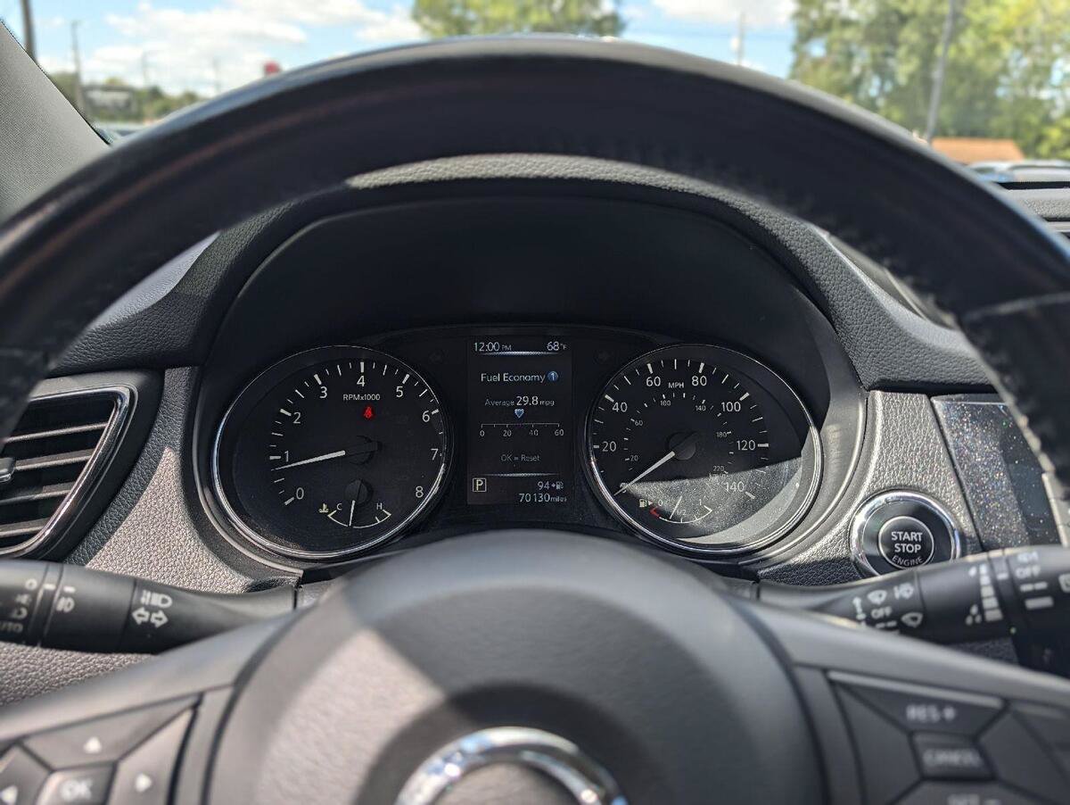 Used 2017 Nissan Rogue SL w/ SL Premium Package AWD/4WD image 32