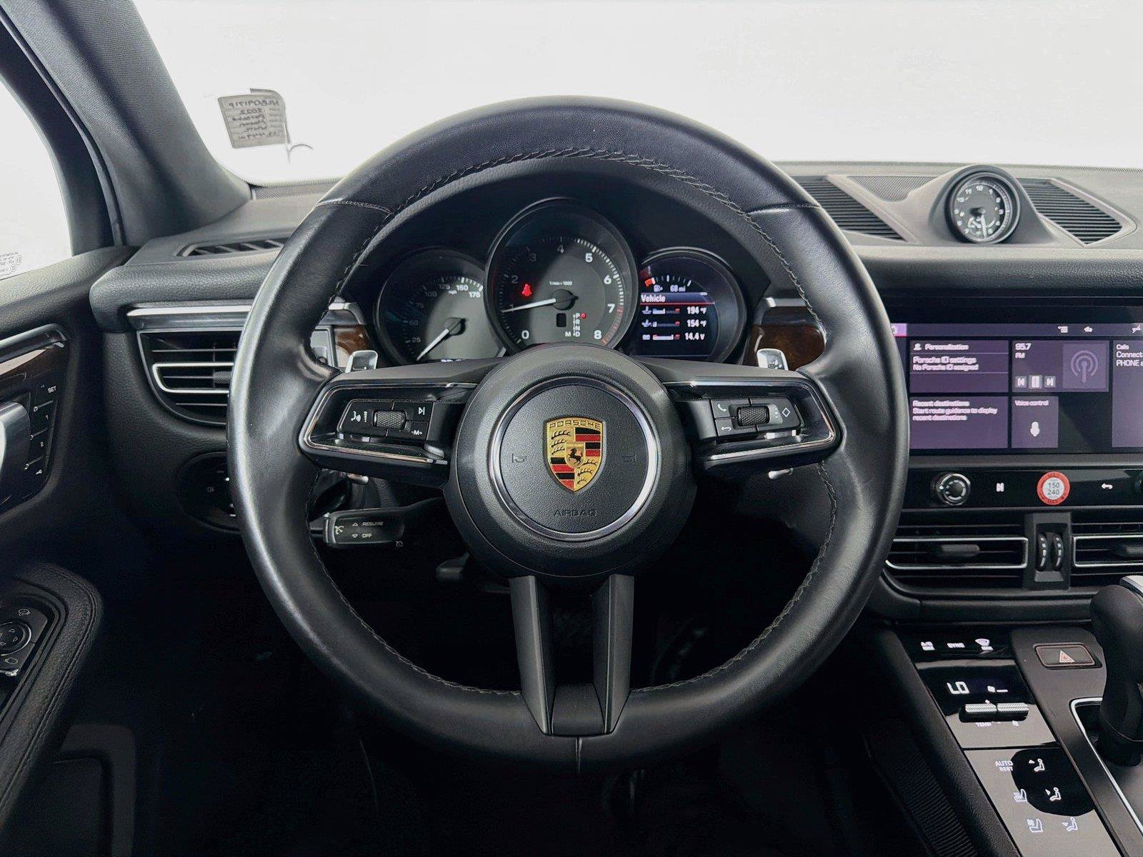 Used 2022 Porsche Macan AWD/4WD image 11