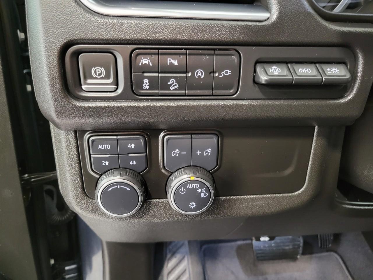 Used 2021 Chevrolet Suburban High Country AWD/4WD image 11