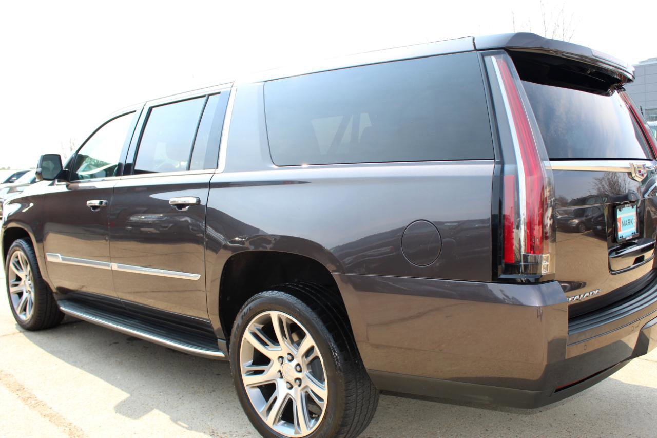 Used 2016 Cadillac Escalade ESV Luxury AWD/4WD image 4
