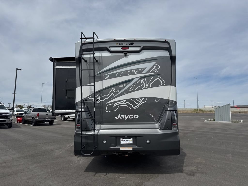 Used 2022 Ford F550 4x4 Regular Cab Super Duty w/ XLT Value Package image 4