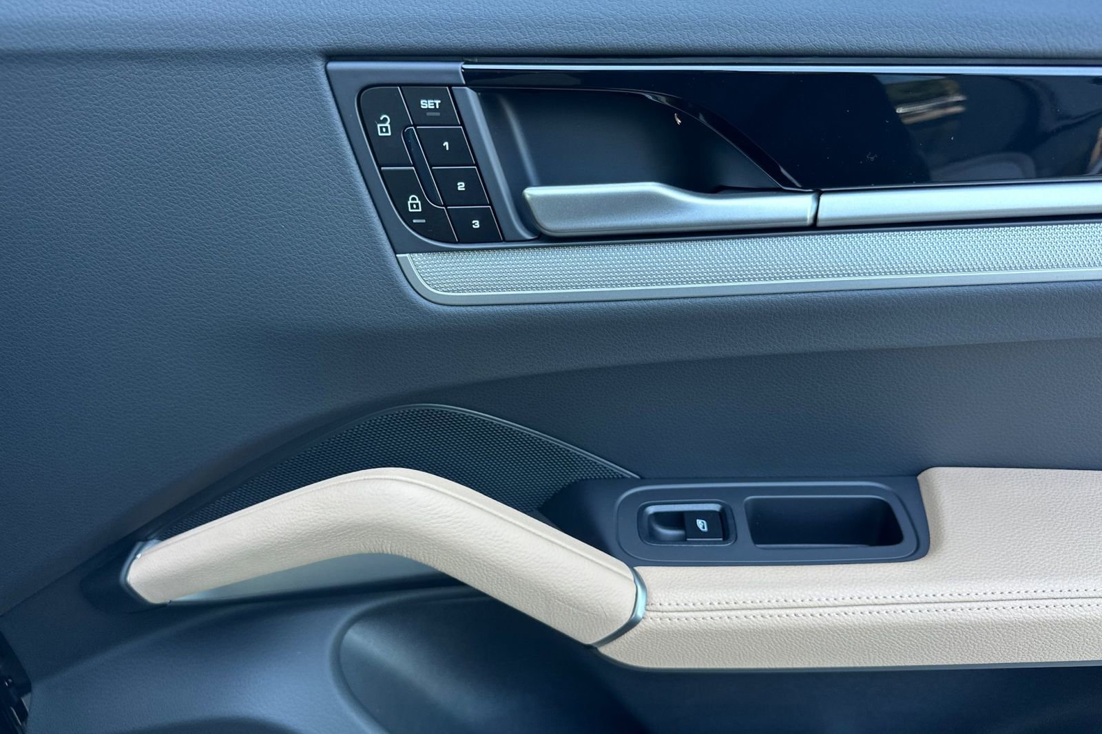 New 2026 Porsche Cayenne E-Hybrid AWD/4WD image 20