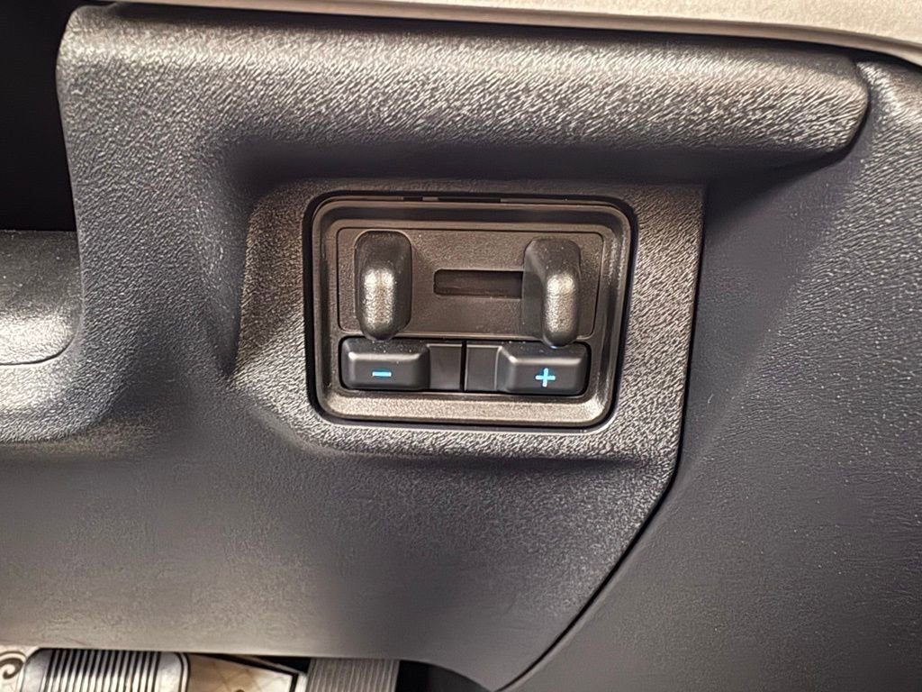 Used 2025 Ford Expedition Active image 27