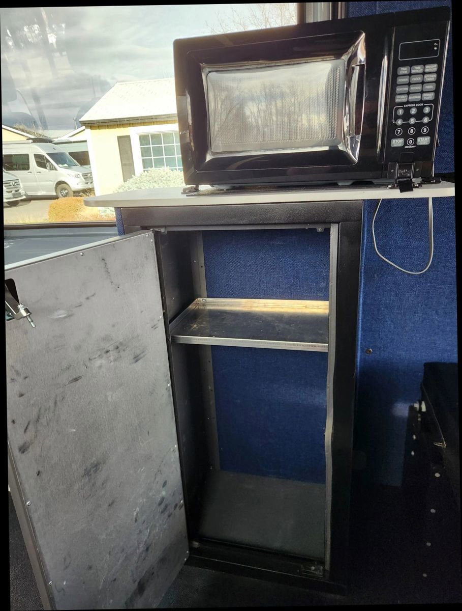 Used 2017 Mercedes-Benz Sprinter 2500 image 24