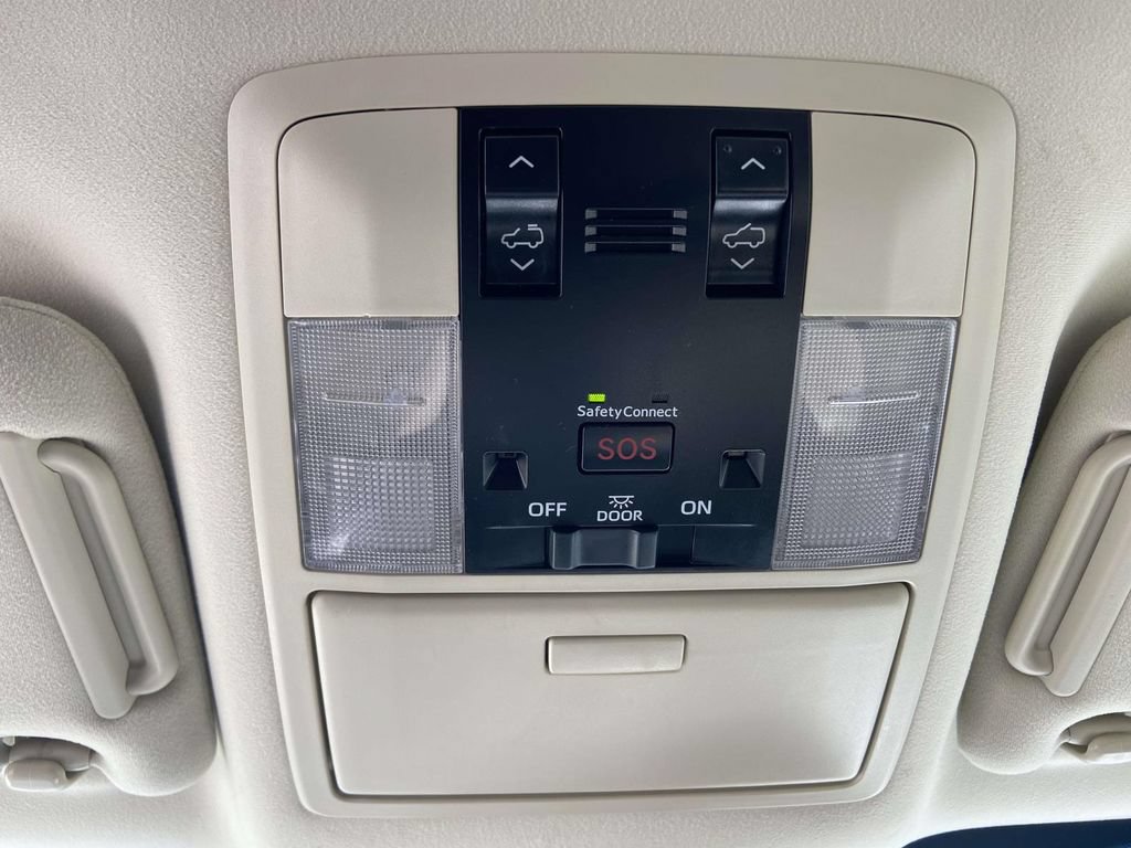 Used 2020 Lexus GX 460 Premium w/ Premium Package AWD/4WD image 24