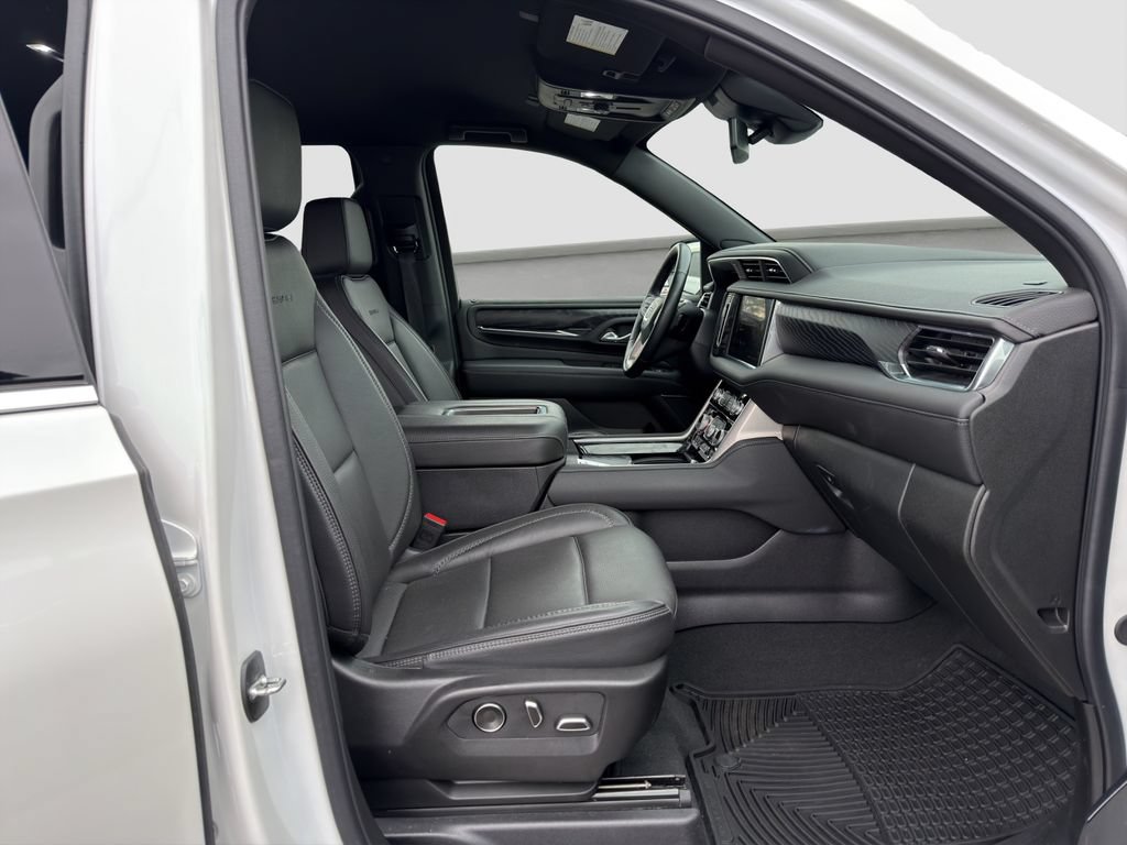 Used 2024 GMC Yukon Denali AWD/4WD image 18