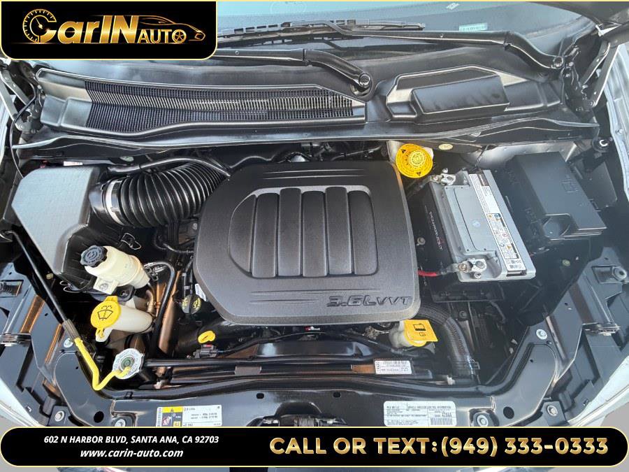 Used 2019 Dodge Grand Caravan SXT image 24