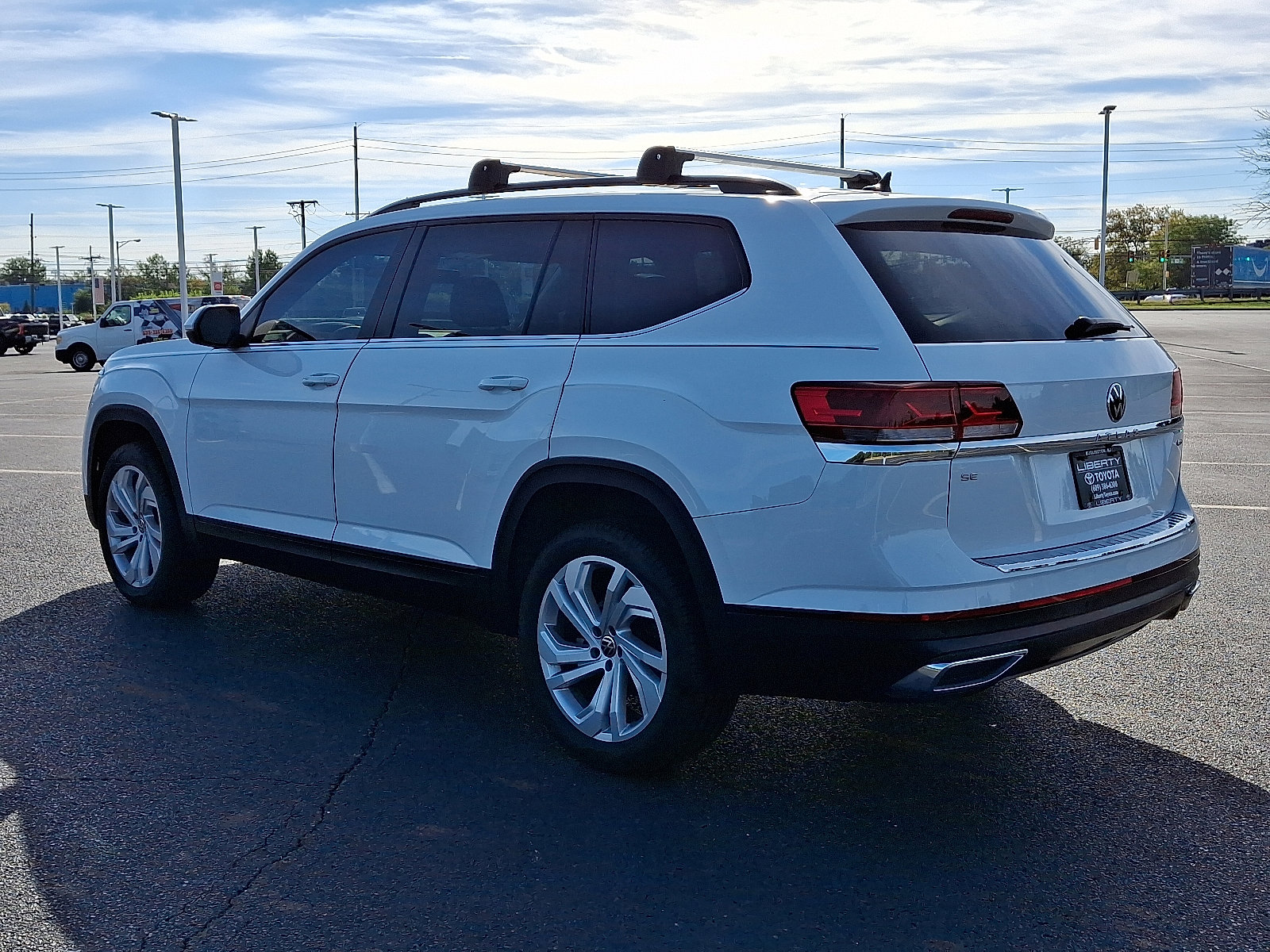 Used 2023 Volkswagen Atlas SE w/ Panoramic Sunroof Package image 4