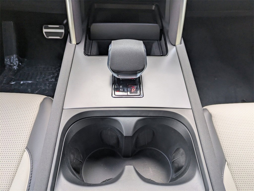 New 2025 Land Rover Discovery Sport Dynamic SE image 20