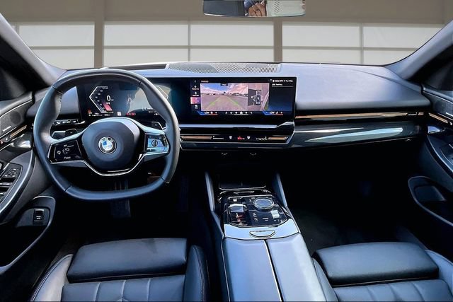 Used 2024 BMW 530i xDrive w/ Premium Package AWD/4WD image 16
