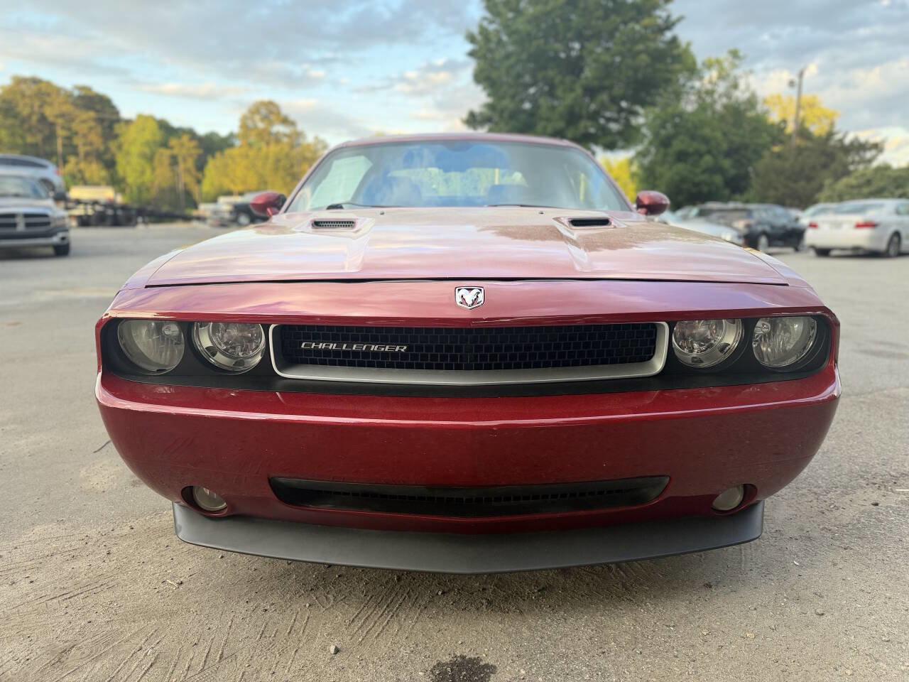 Used 2010 Dodge Challenger SE RWD image 2