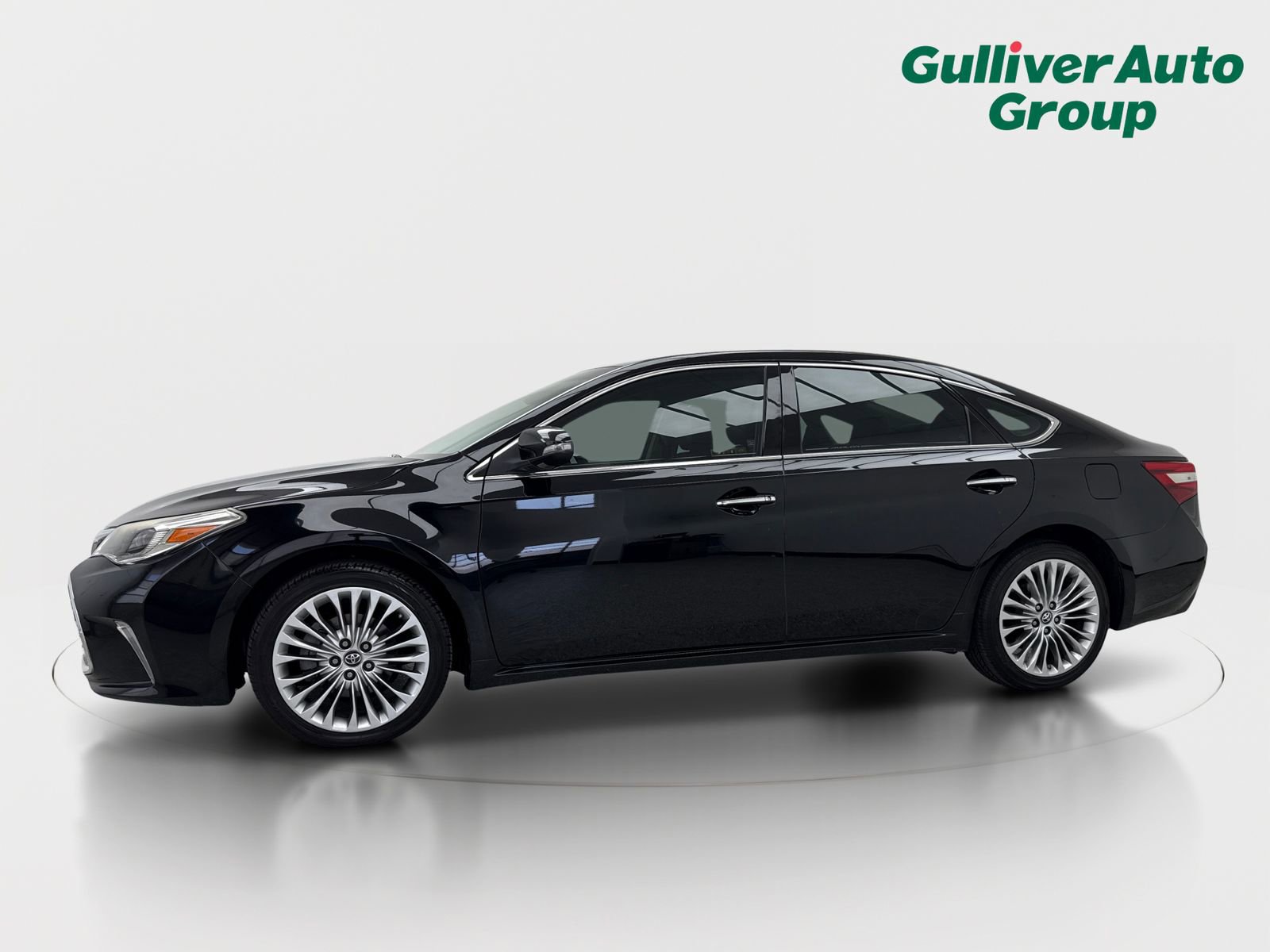 Used 2016 Toyota Avalon Limited FWD image 2