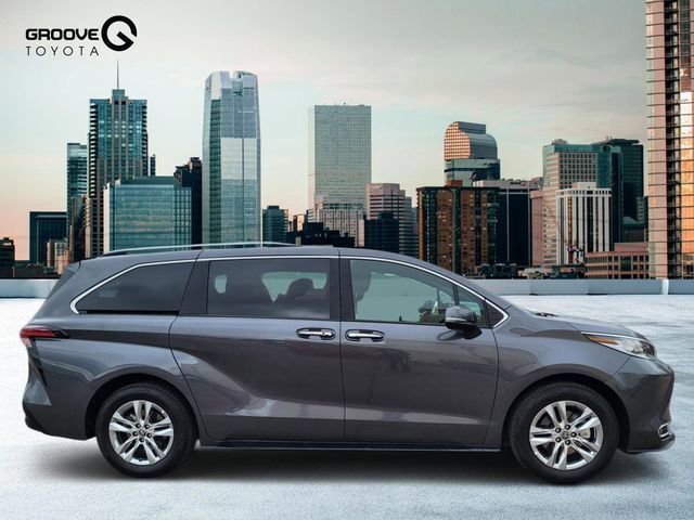 Used 2025 Toyota Sienna Limited image 7