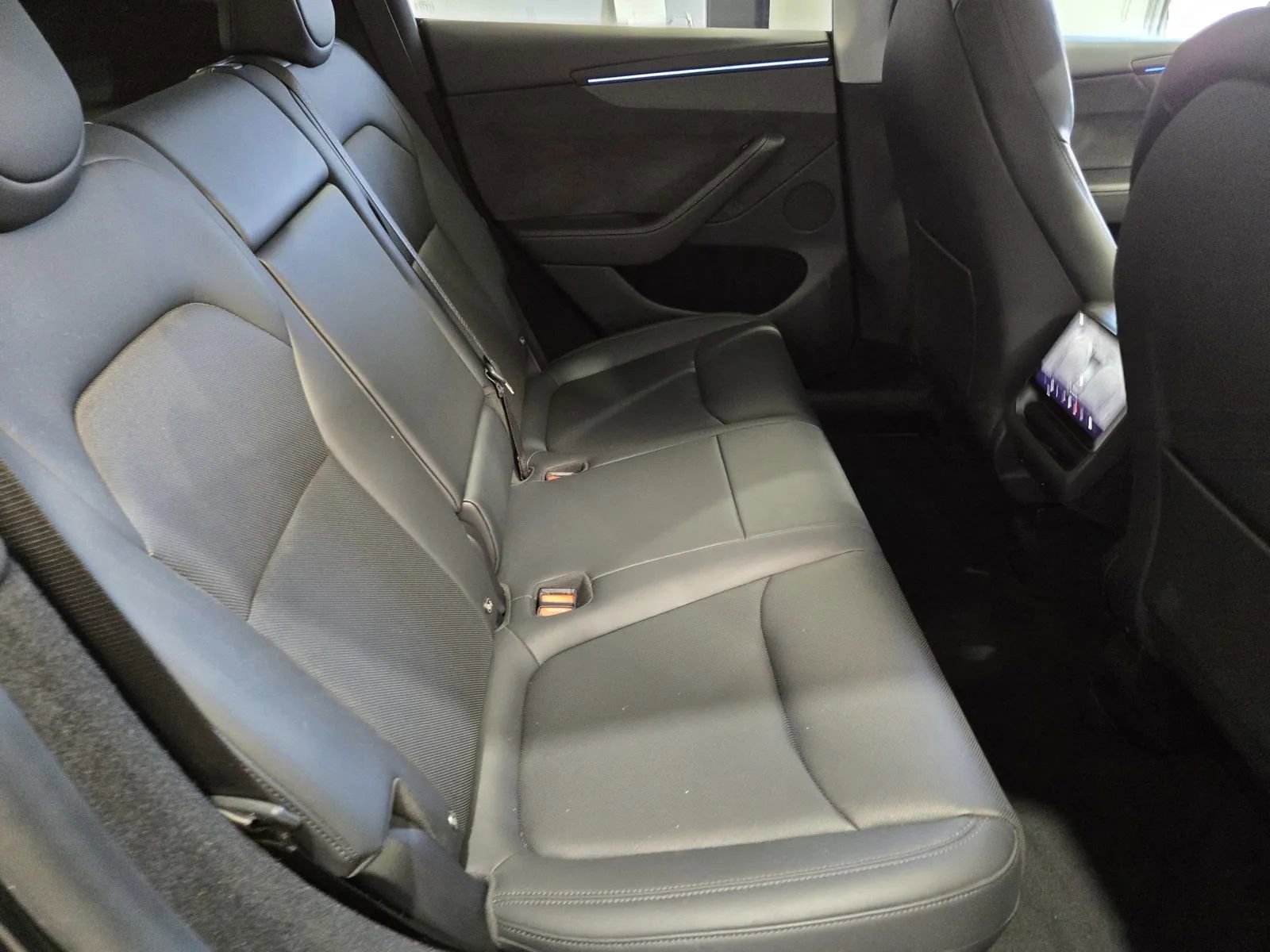 Used 2026 Tesla Model Y Long Range RWD image 9