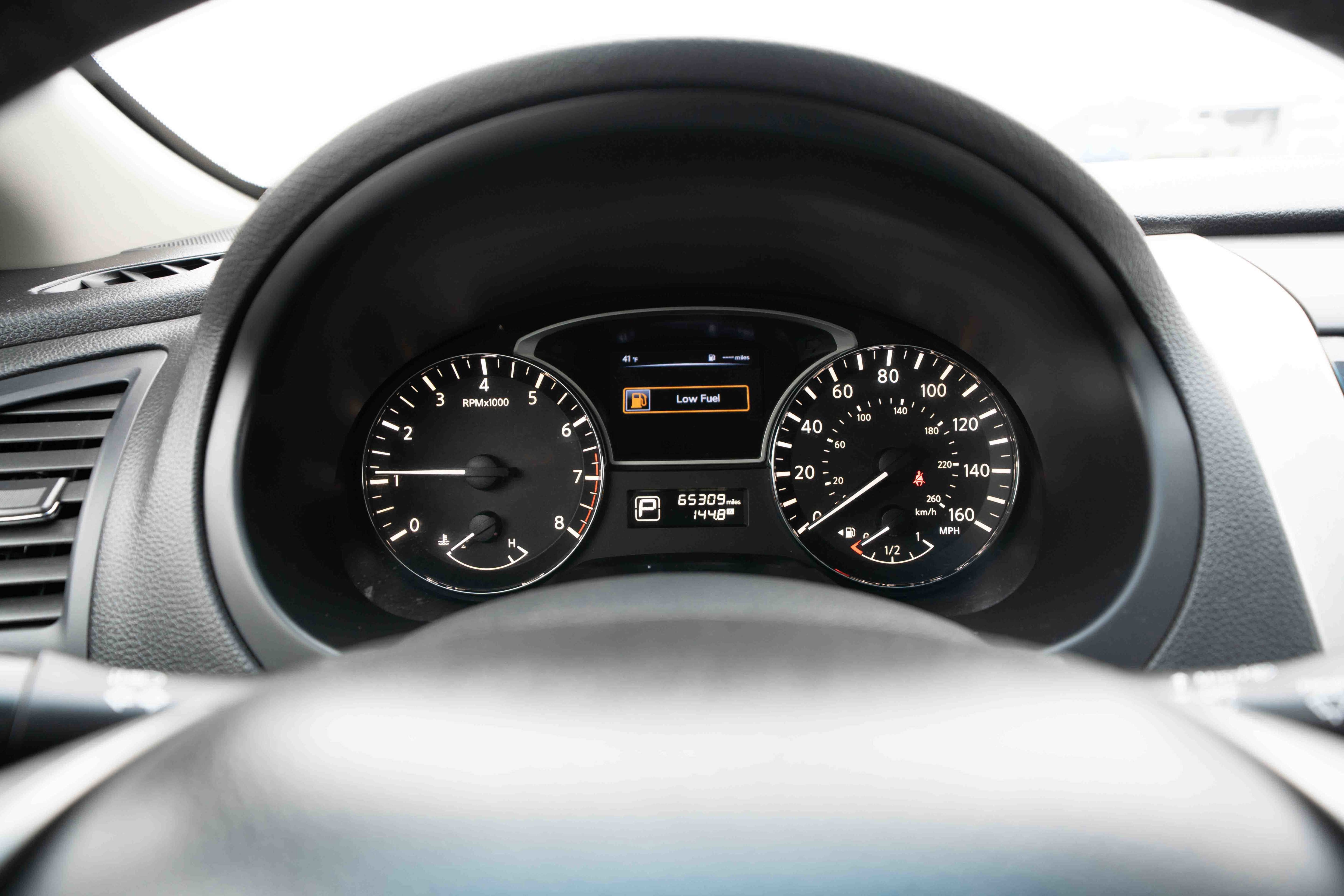 Used 2015 Nissan Altima 2.5 SV w/ Convenience Package image 16