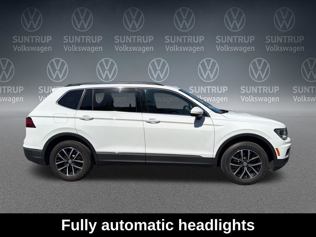 Used 2021 Volkswagen Tiguan SE w/ Panoramic Sunroof Package FWD image 7