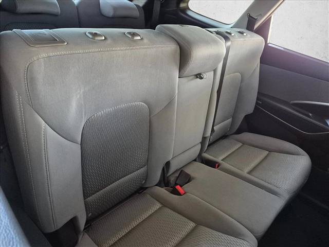 Used 2015 Hyundai Santa Fe GLS FWD image 17