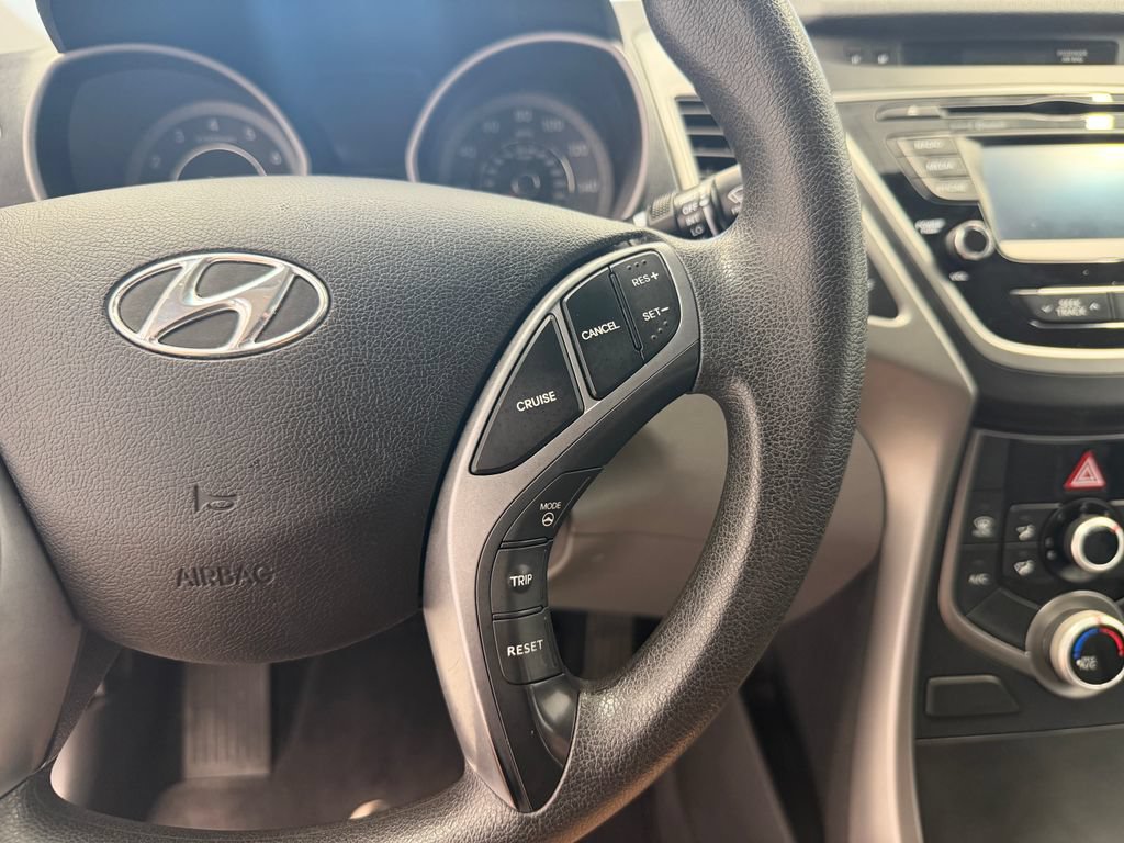 Used 2015 Hyundai Elantra SE w/ Option Group 02 FWD image 25