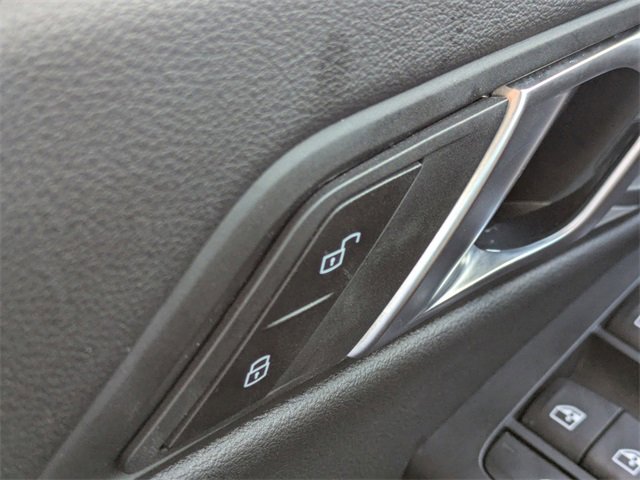 Used 2024 BMW 330e xDrive image 22