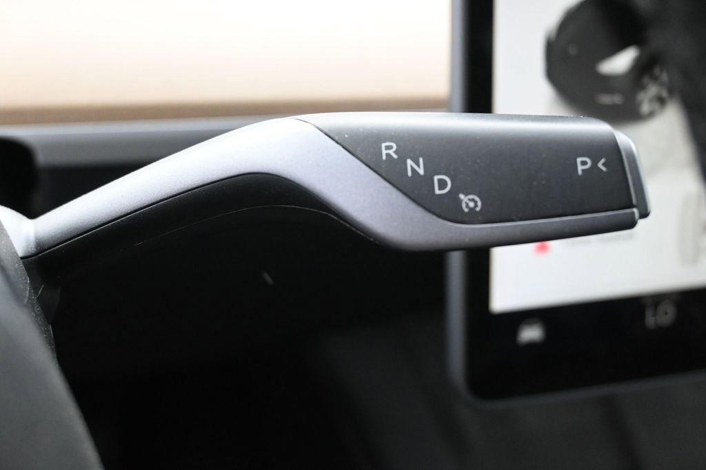 Used 2023 Tesla Model Y Long Range AWD/4WD image 16