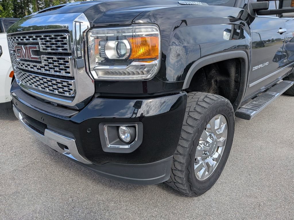 Used 2019 GMC Sierra 2500 Denali w/ Duramax Plus Package AWD/4WD image 2