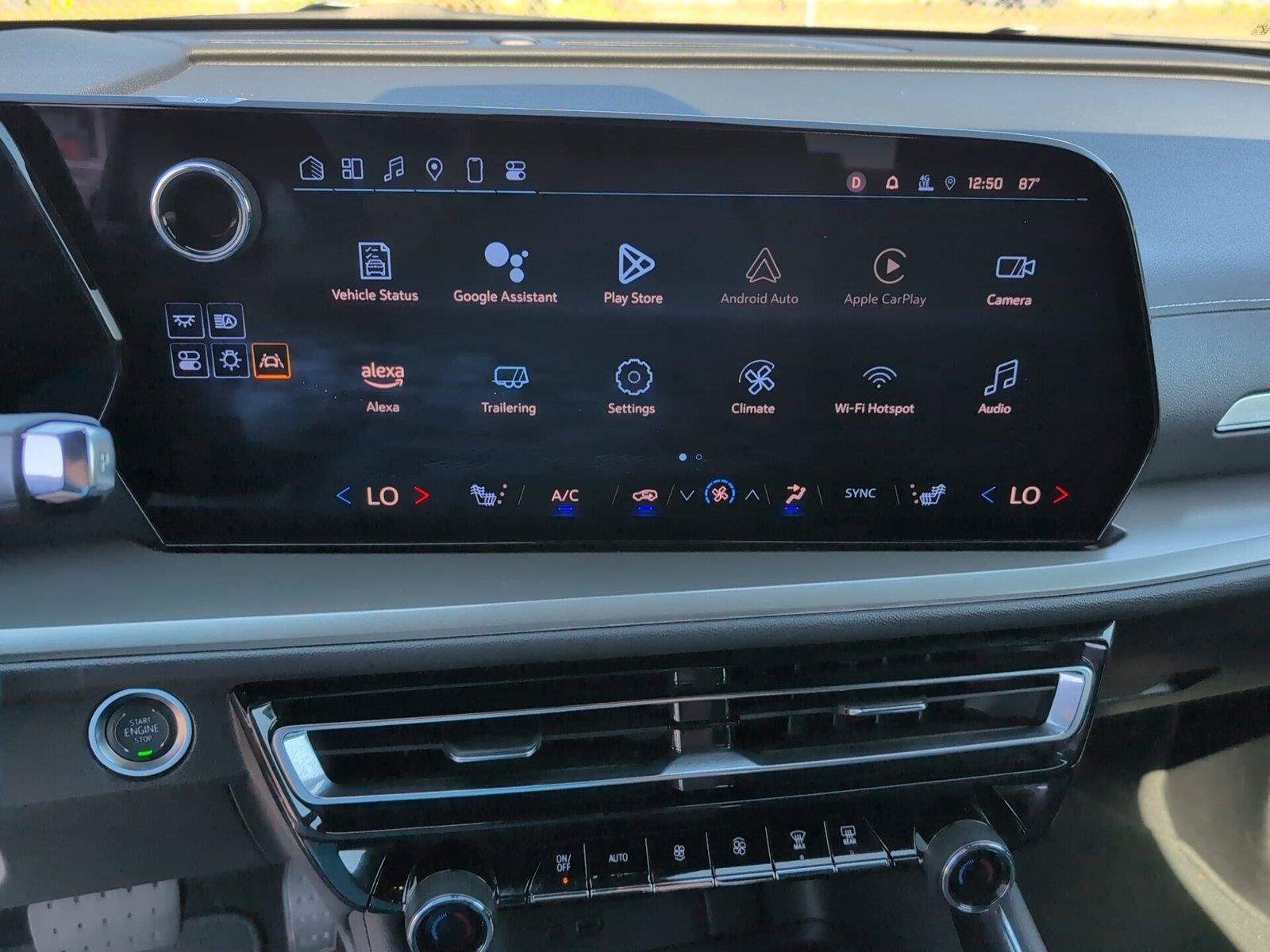 Certified 2025 Chevrolet Traverse LT FWD image 17