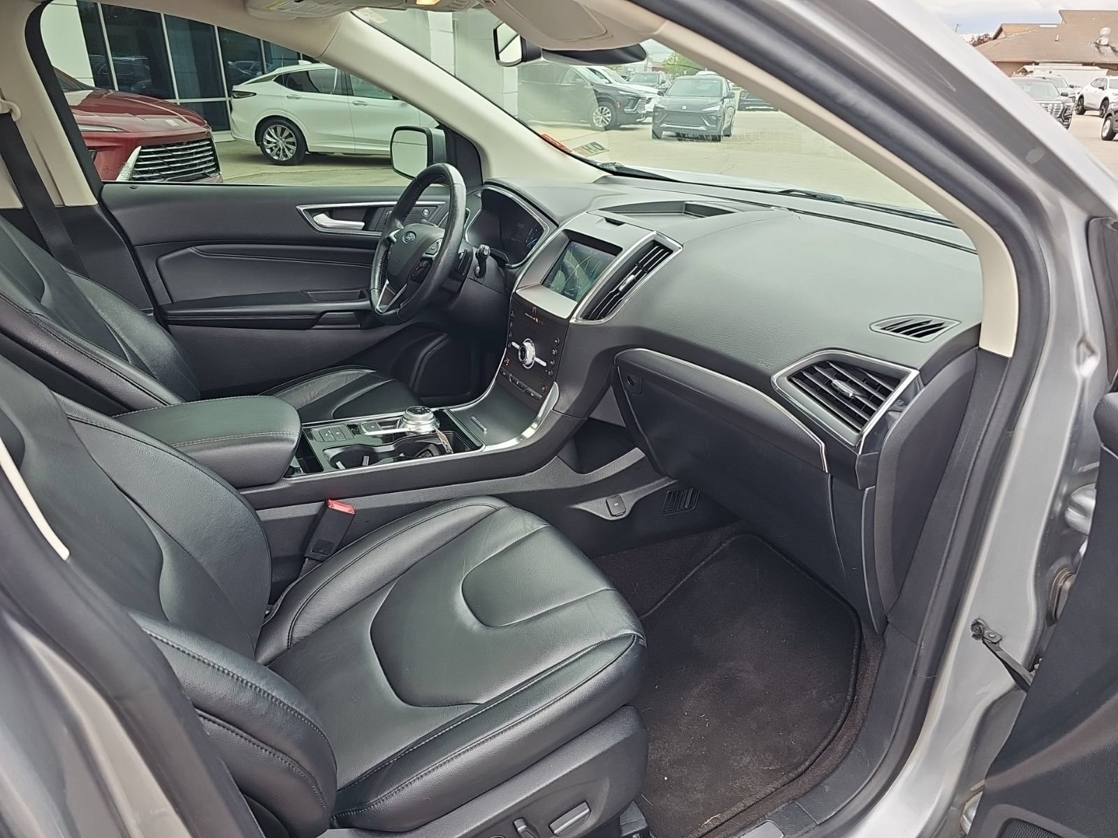 Used 2020 Ford Edge Titanium w/ Class II Trailer Tow Package AWD/4WD image 26