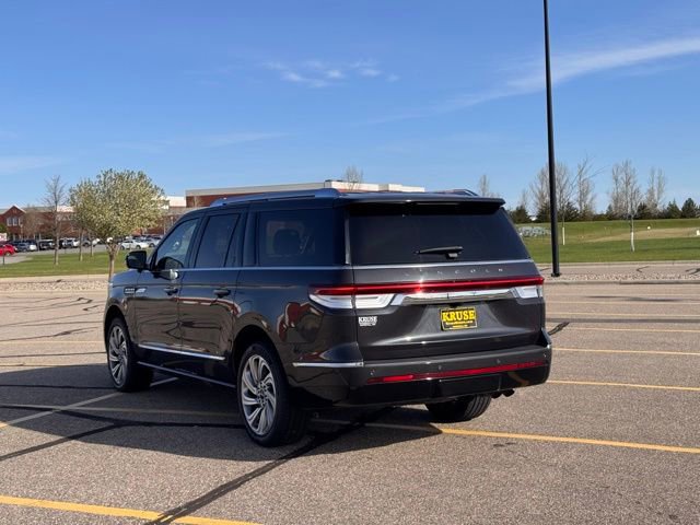 Used 2022 Lincoln Navigator L Reserve AWD/4WD image 35