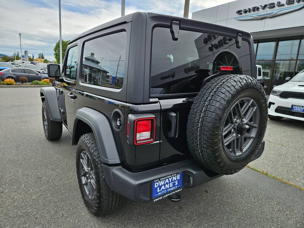 Used 2025 Jeep Wrangler Sport AWD/4WD image 3
