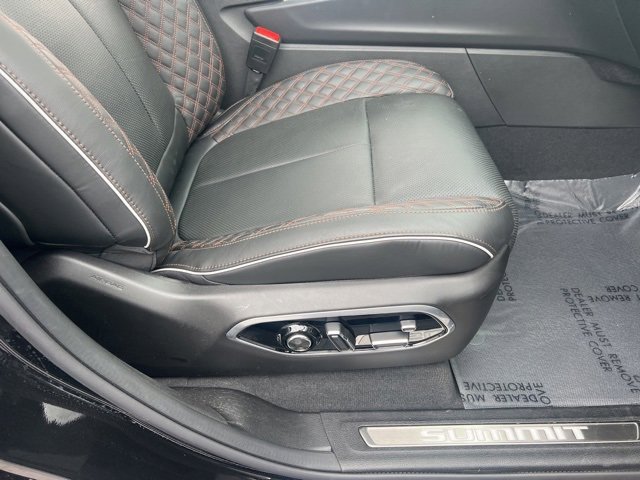 Used 2024 Jeep Grand Cherokee L Summit image 45