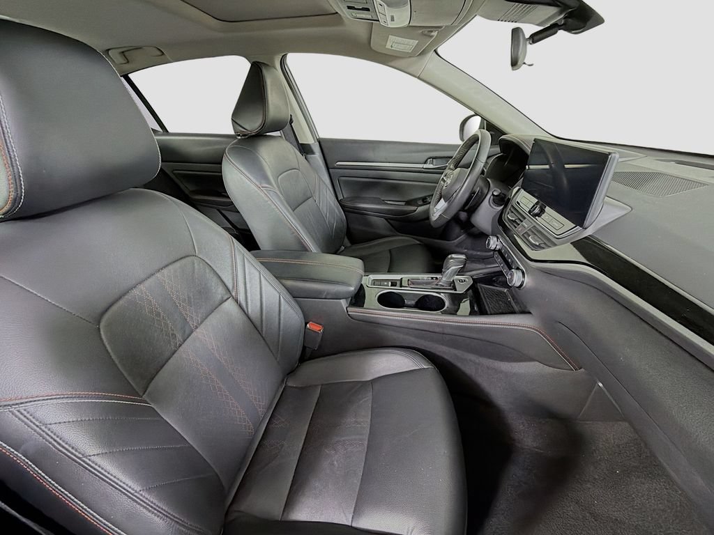 Used 2024 Nissan Altima 2.5 SR w/ SR Premium Package AWD/4WD image 31